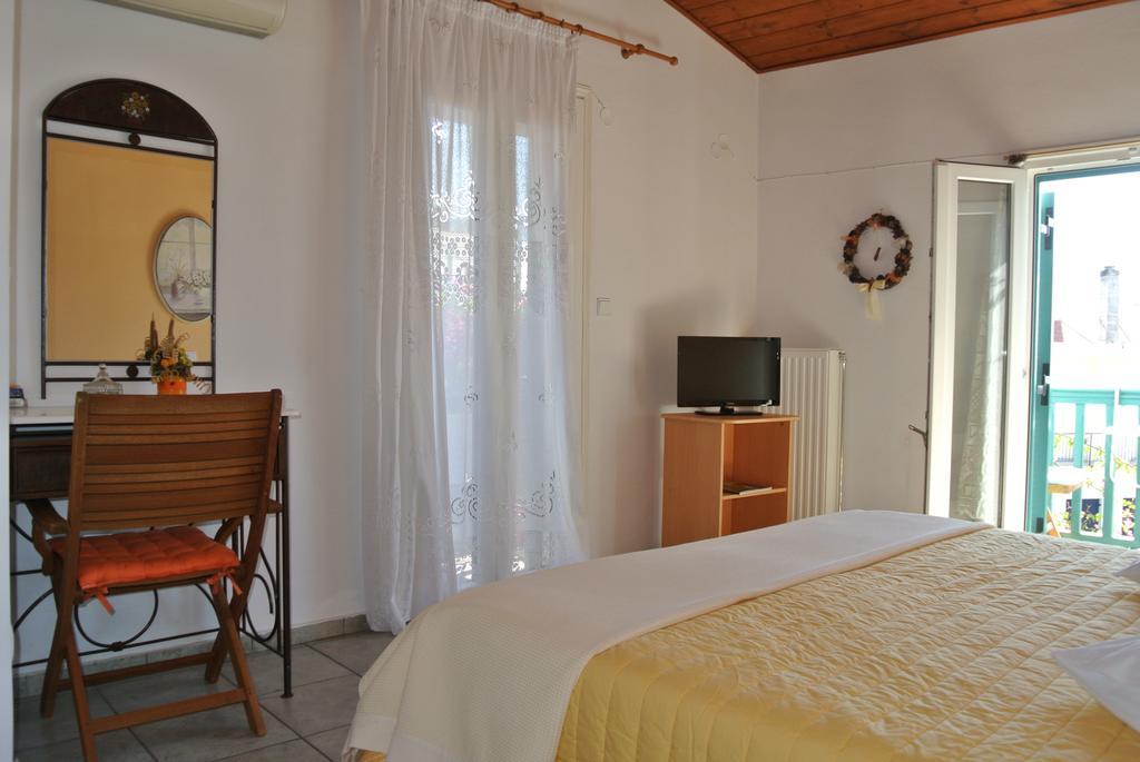 Aparthotel Meltemi Mpatsi Esterno foto